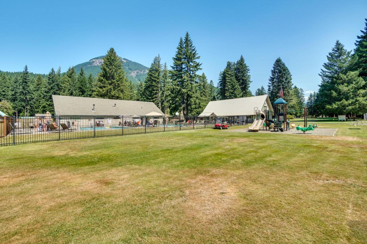 Riverfront Home With Deck, Near Mount Rainier! แพ็ควูด ภายนอก รูปภาพ