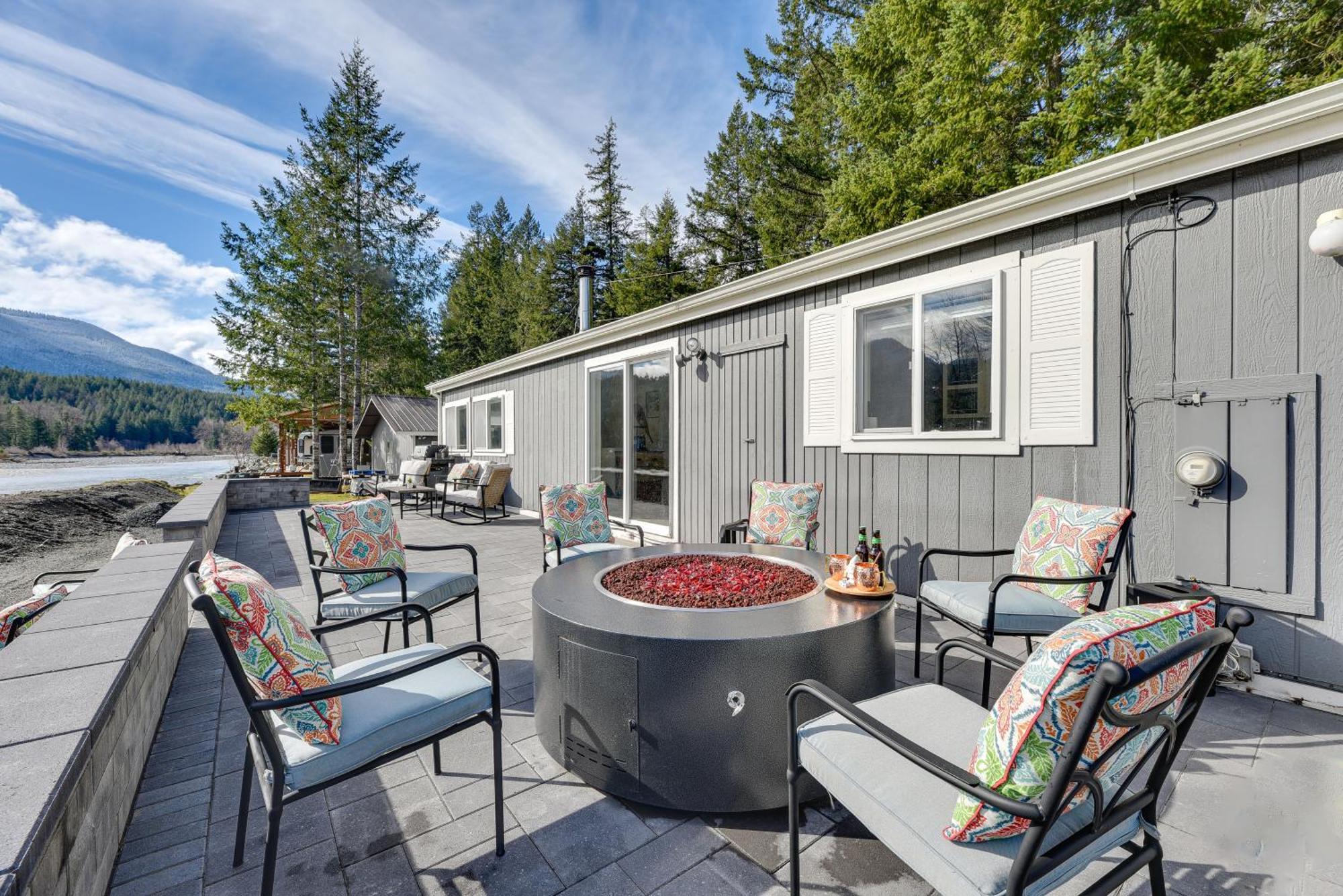 Riverfront Home With Deck, Near Mount Rainier! แพ็ควูด ภายนอก รูปภาพ