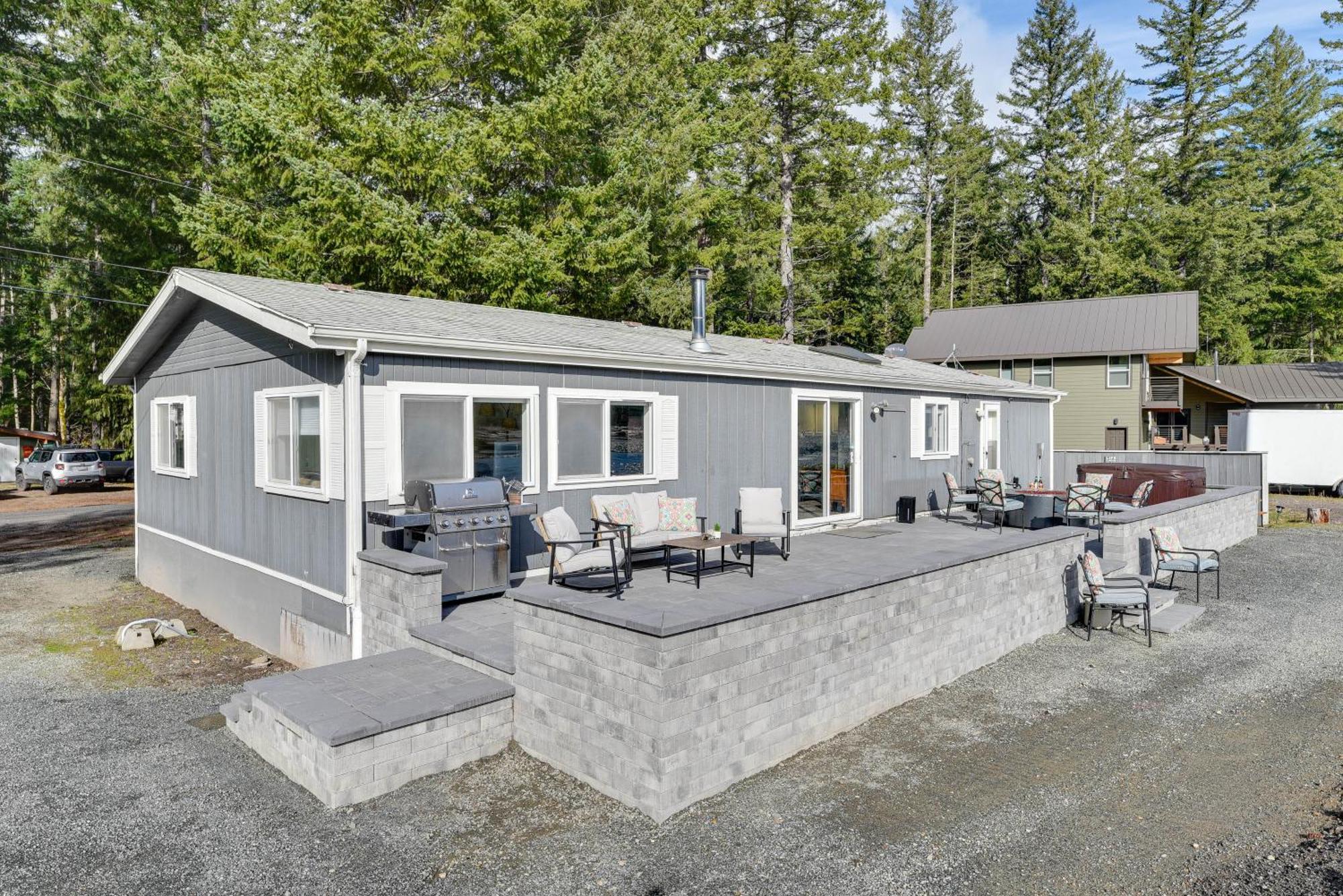 Riverfront Home With Deck, Near Mount Rainier! แพ็ควูด ภายนอก รูปภาพ