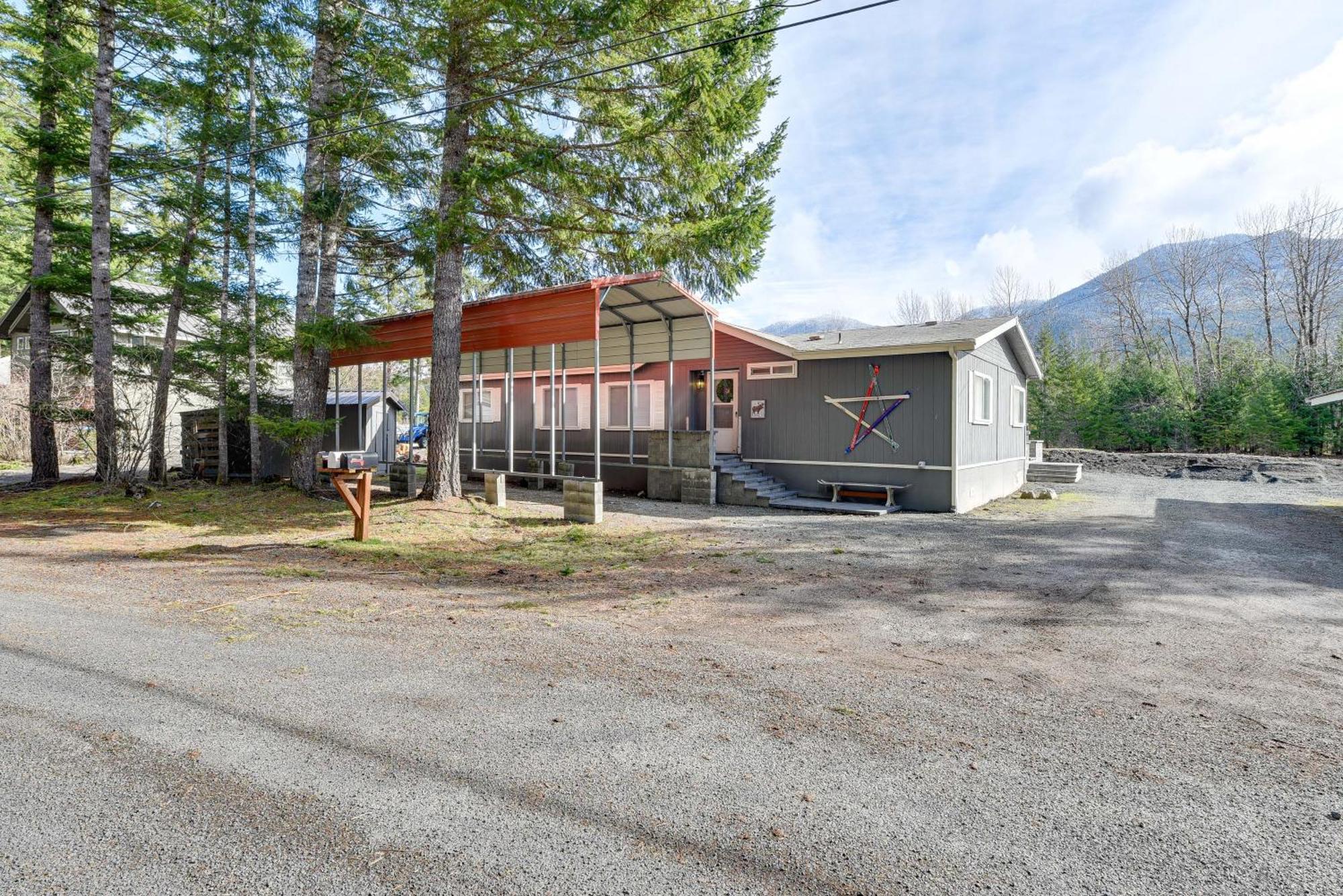 Riverfront Home With Deck, Near Mount Rainier! แพ็ควูด ภายนอก รูปภาพ