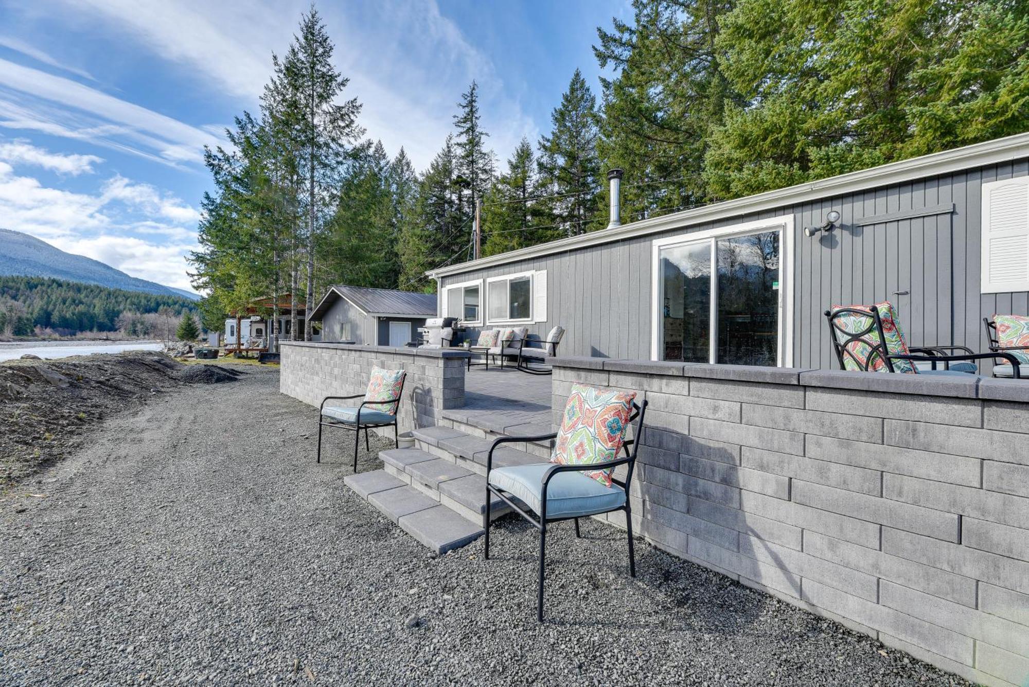 Riverfront Home With Deck, Near Mount Rainier! แพ็ควูด ภายนอก รูปภาพ